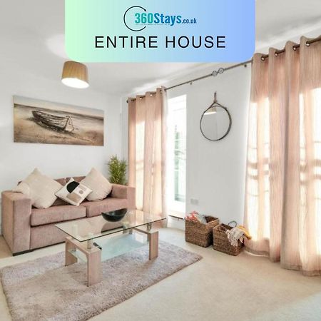 Foxherne 5Bdr 3Ba Serviced House With Parking - Slough By 360Stays Екстер'єр фото