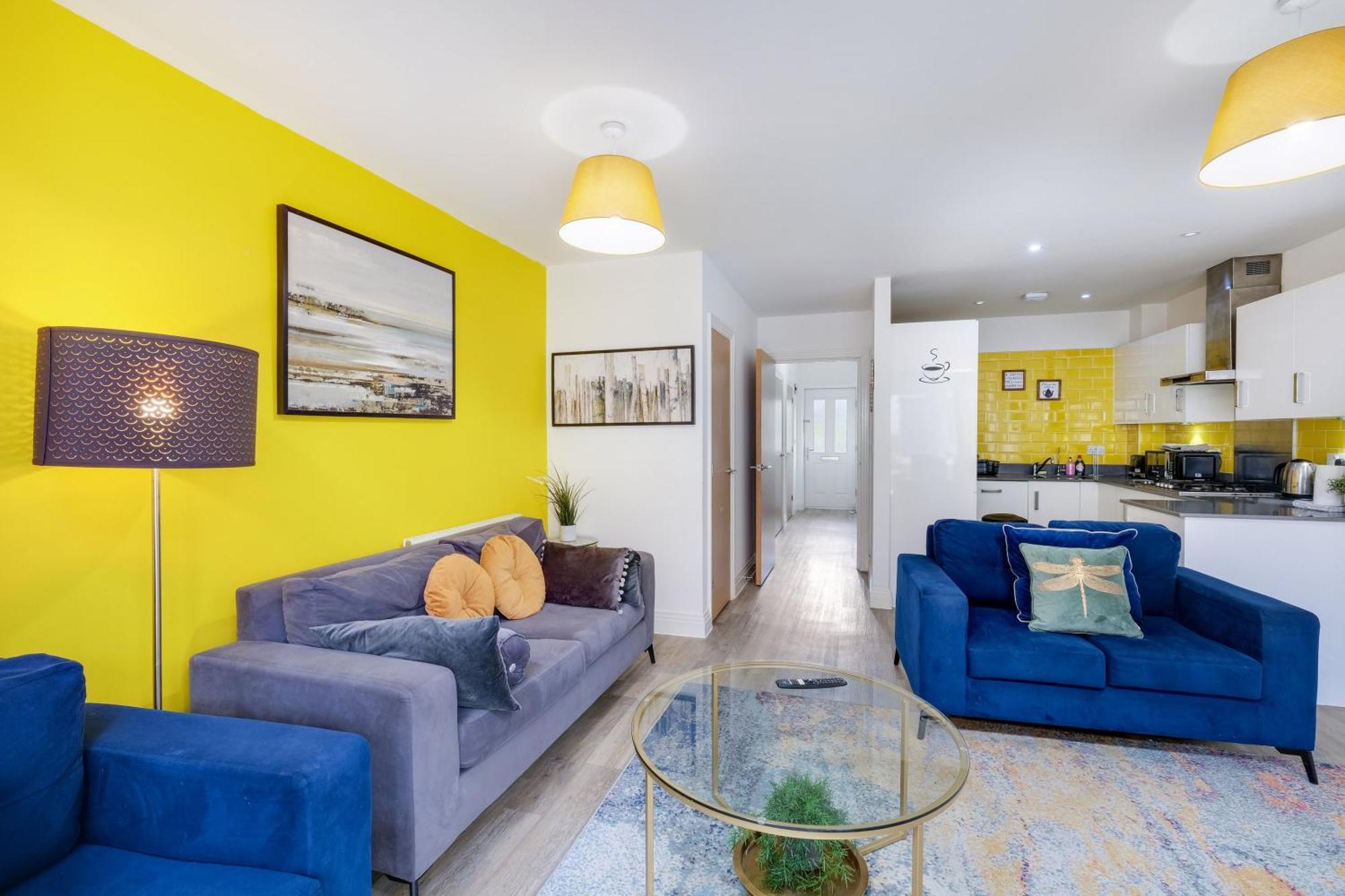 Foxherne 5Bdr 3Ba Serviced House With Parking - Slough By 360Stays Екстер'єр фото